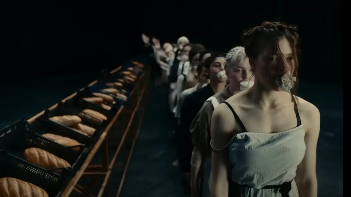 Святых то выносят, то опять вносят