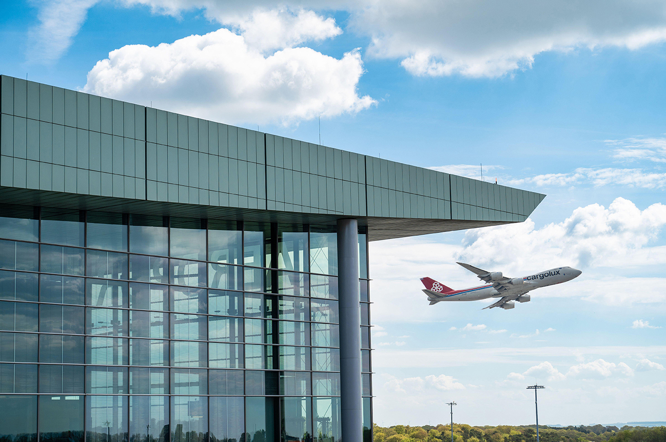 Здание международного аэропорта Финдел в Нидеранвене. Люксембург. 19 апреля 2026 года. Фото: Berit Kessler / Alamy / Scanpix / LETA