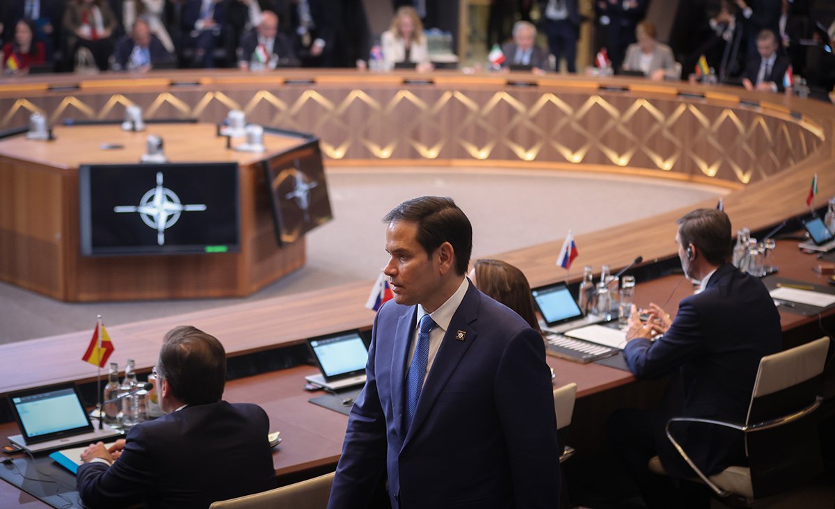 Государственный секретарь США Марко Рубио во время встречи министров иностранных дел Организации Североатлантического договора (НАТО) в Брюсселе, Бельгия, 3 апреля 2025 года. Фото: Olivier Hoslet / EPA-EFE