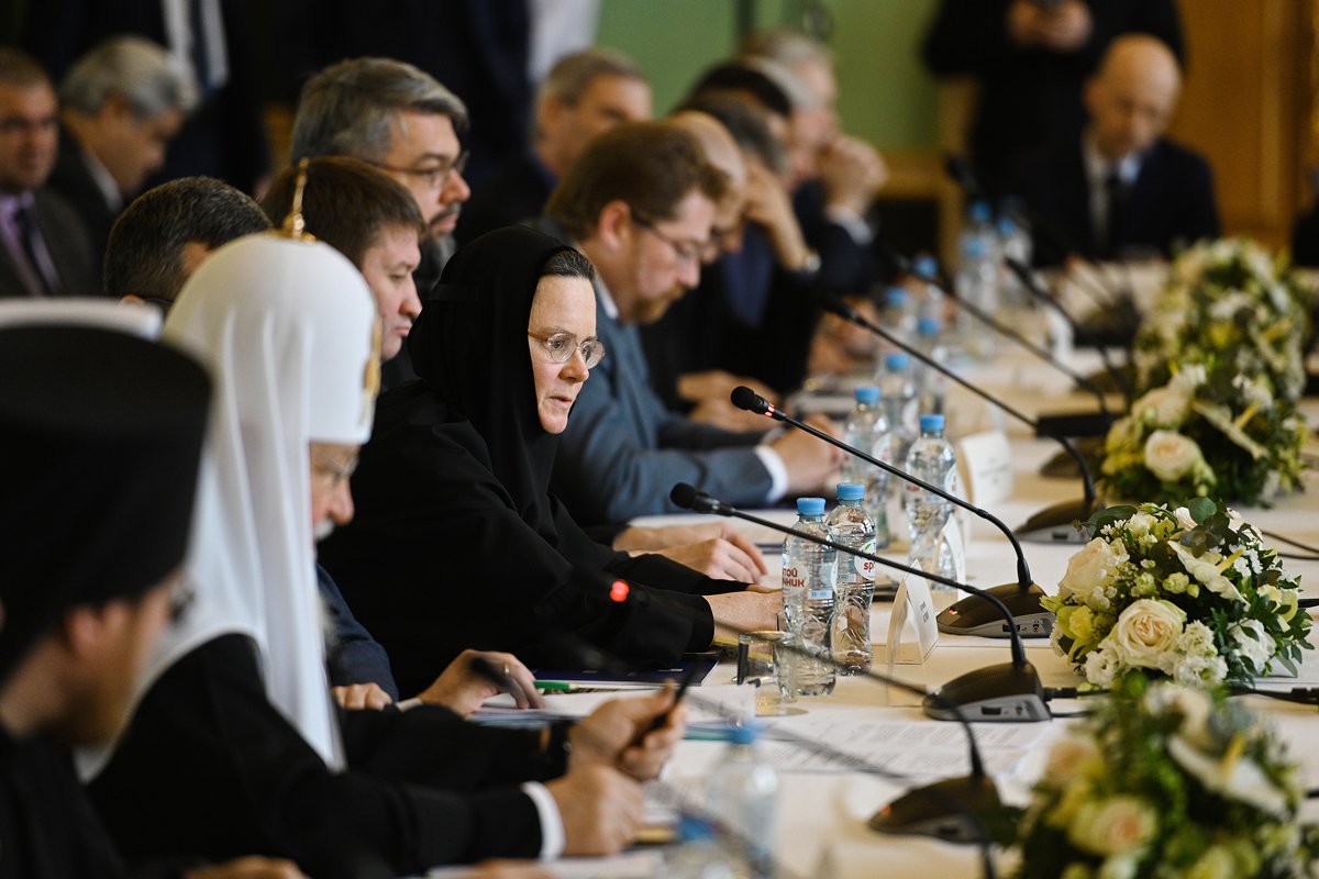 Игумения Ксения (Чернега) на объединенном заседании Межрелигиозного совета России и Христианского межконфессионального консультативного комитета, 28 февраля 2020 года. Фото: Олег Варов /  Пресс-служба Патриарха Московского и всея Руси