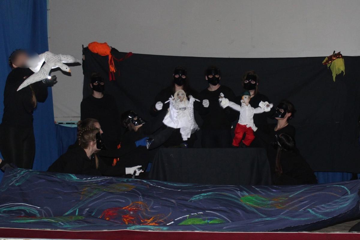 Кукольный спектакль, поставленный заключенными исправительной колонии в Прибрежном Костромской области, март 2025 года. Фото:  УФСИН России по Костромской области