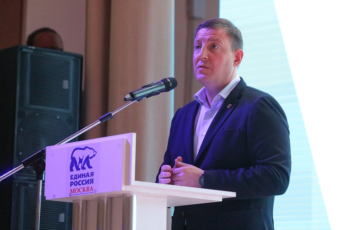 Андрей Турчак во время второго этапа XXVII Конференции Московского городского регионального отделения партии «Единая Россия», 27 июня 2022 года. Фото: Софья Сандурская / Агентство «Москва»