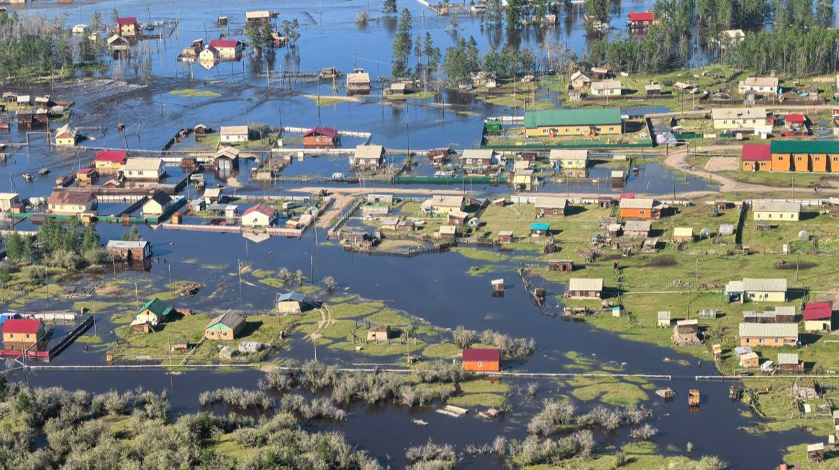 Из-за паводков в Якутии подтоплены дома более 1500 человек