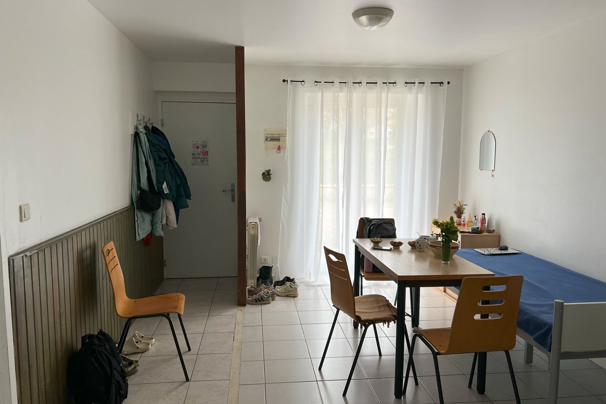 Комната, в которой живет Наталья. Фото: Алена Ицкова, специально для «Новой газеты Европа»