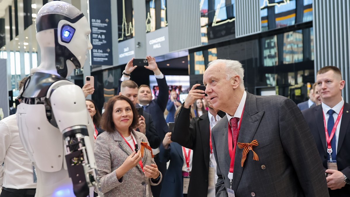 Пришельцы-«иноагенты», многоженство и «план Даллеса»