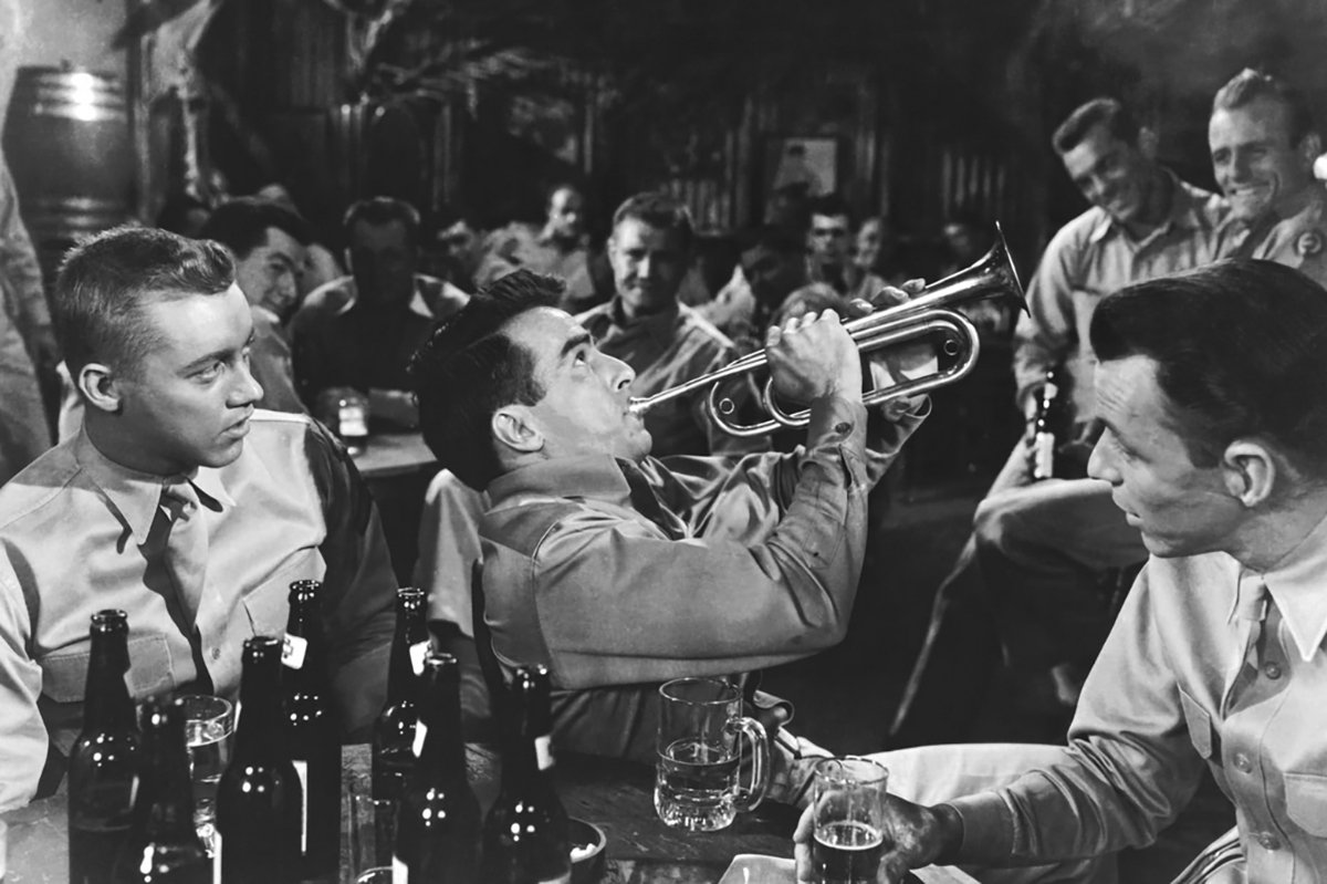 Кадр из фильма «Отныне и во веки веков» (From Here to Eternity). Фото:  imdb.com