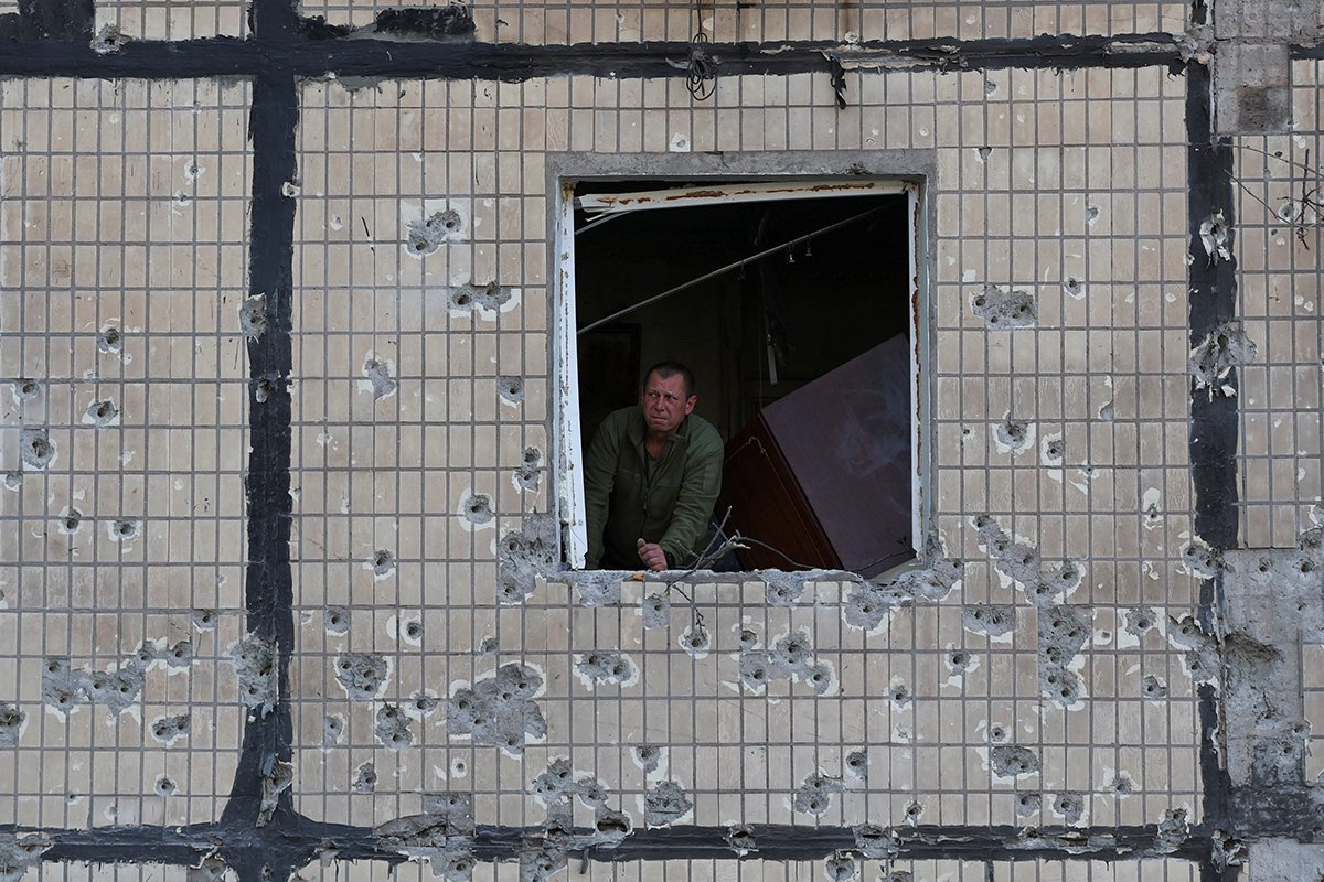 Последствия ракетного удара в Кривом Роге, Украина, 5 апреля 2025 года. Фото: Violeta Santos Moura / REUTERS