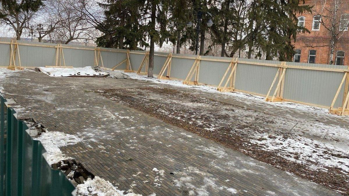 Мэрия Томска пообещала восстановить Сквер памяти репрессированных после «обследования территории»