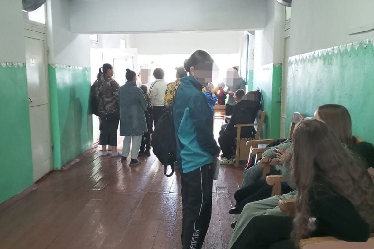 Очередь на прием к педиатру в амбулатории Тягуна, 21 мая 2025 года. Фото: @altaikrai /  Telegram