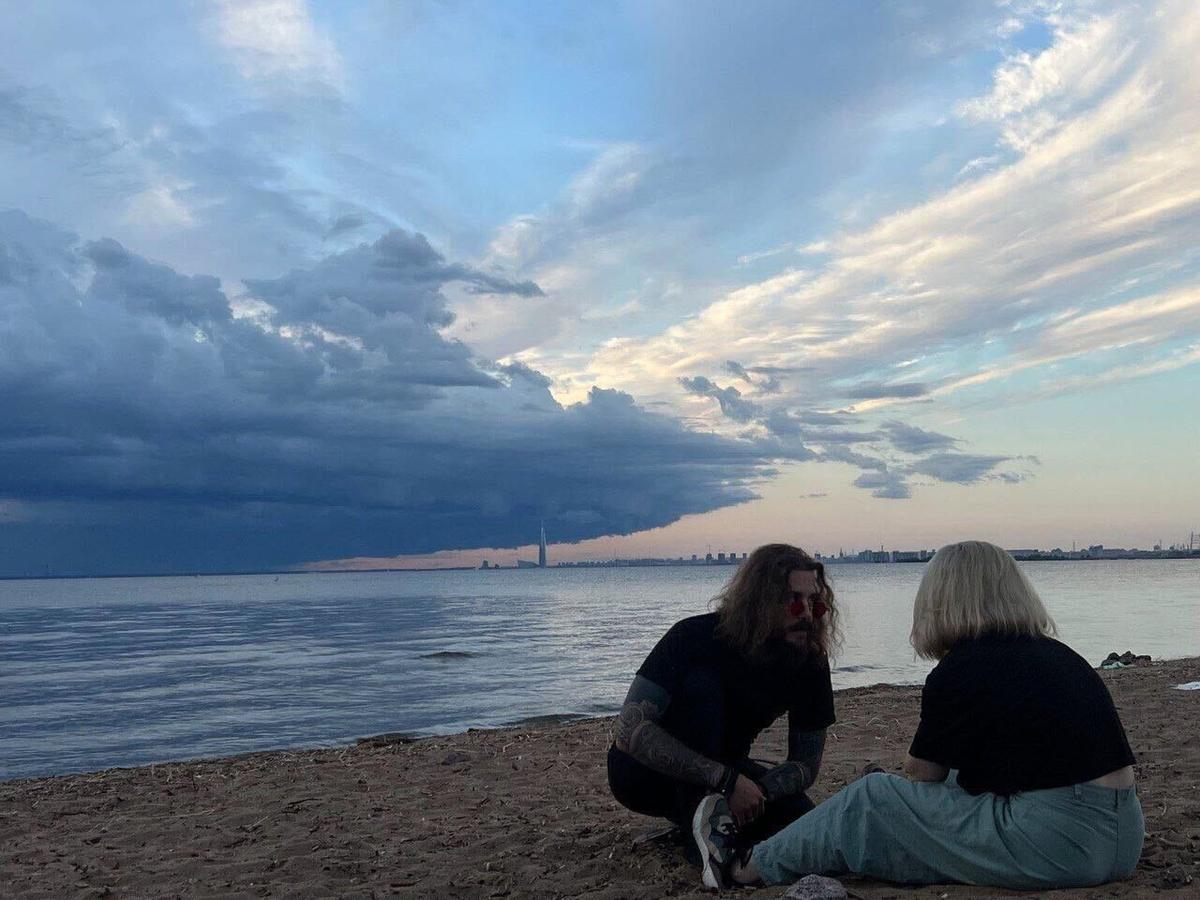 Седа Сулейманова со своим парнем. Фото предоставлено героиней