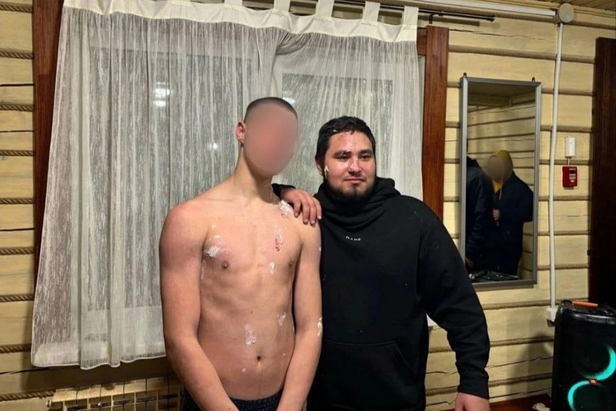 Давид Анашкин вместе с другим участником расправы. Фото:  e1.ru