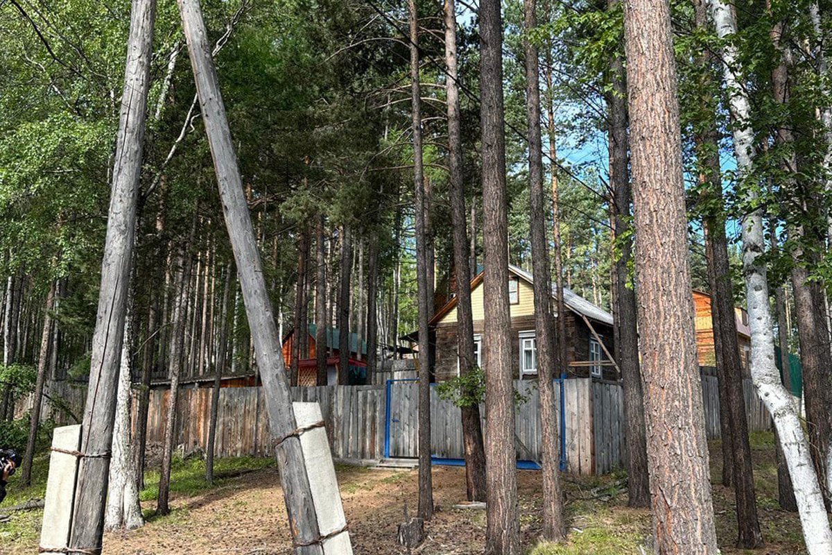 Село Гремячинск, расположенное на берегу Байкала в Бурятии. Фото: Дмитрий Кобылкин /  Telegram
