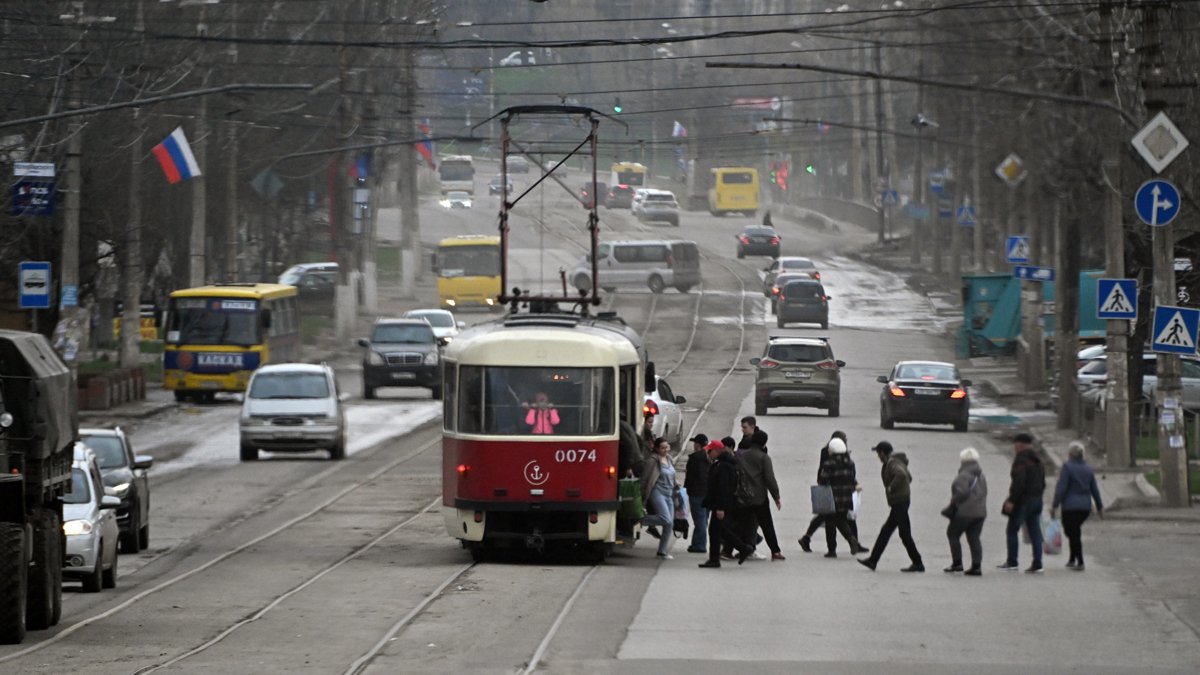 Одна из улиц Мариуполя, 2 апреля 2025 года. Фото: Анатолий Жданов / Коммерсантъ / Sipa USA / Vida Press
