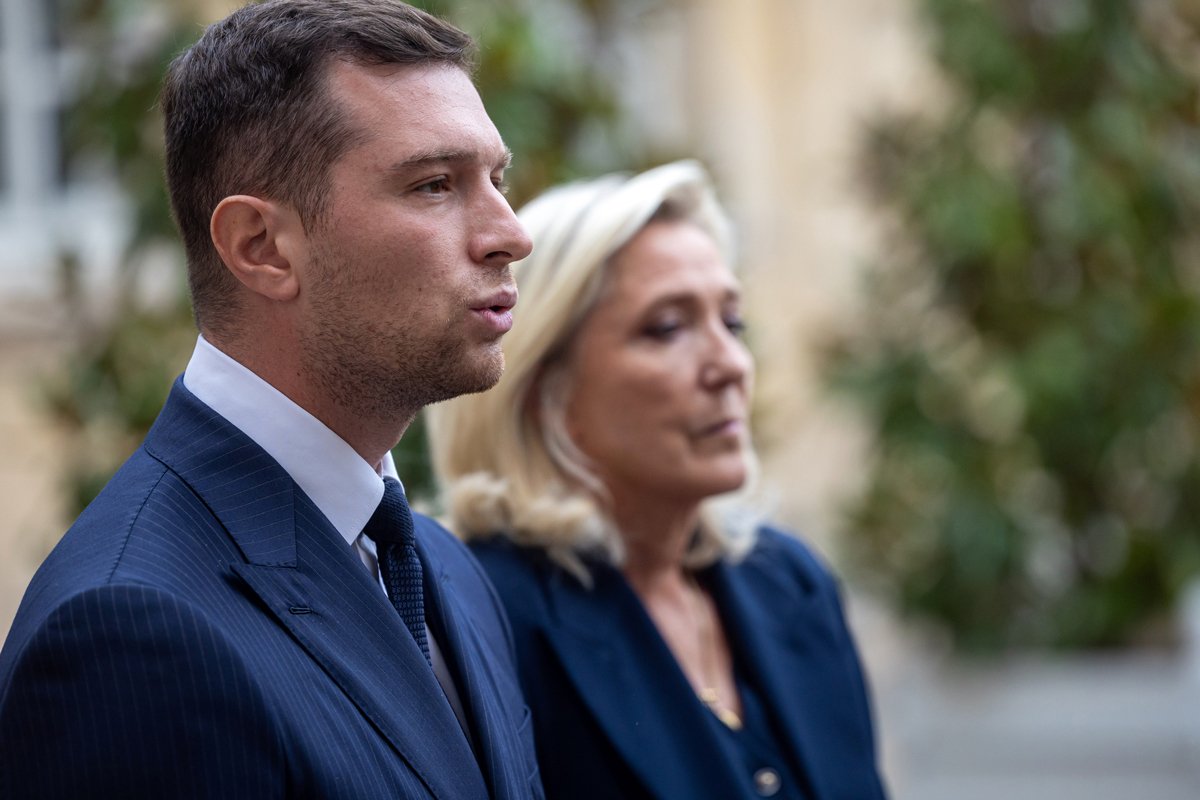 Лидеры ультраправой партии «Национальное объединение» Жордан Барделла и Марин Ле Пен, Париж, Франция, 2 сентября 2025 года. Фото: Christophe Petit Tesson / EPA