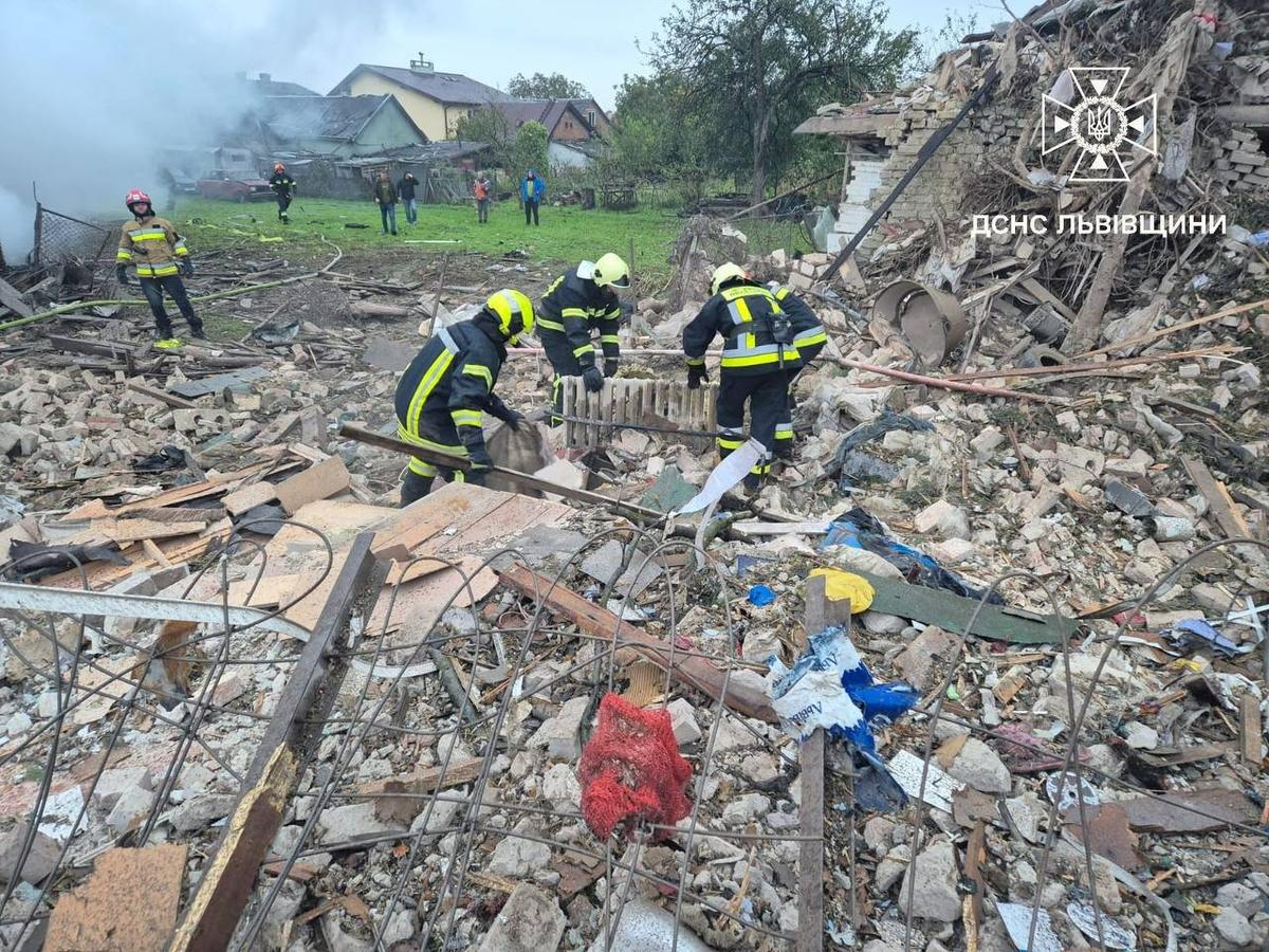 Разрушенный дом в Львовской области Украины. Фото: ГСЧС Украины / Telegram