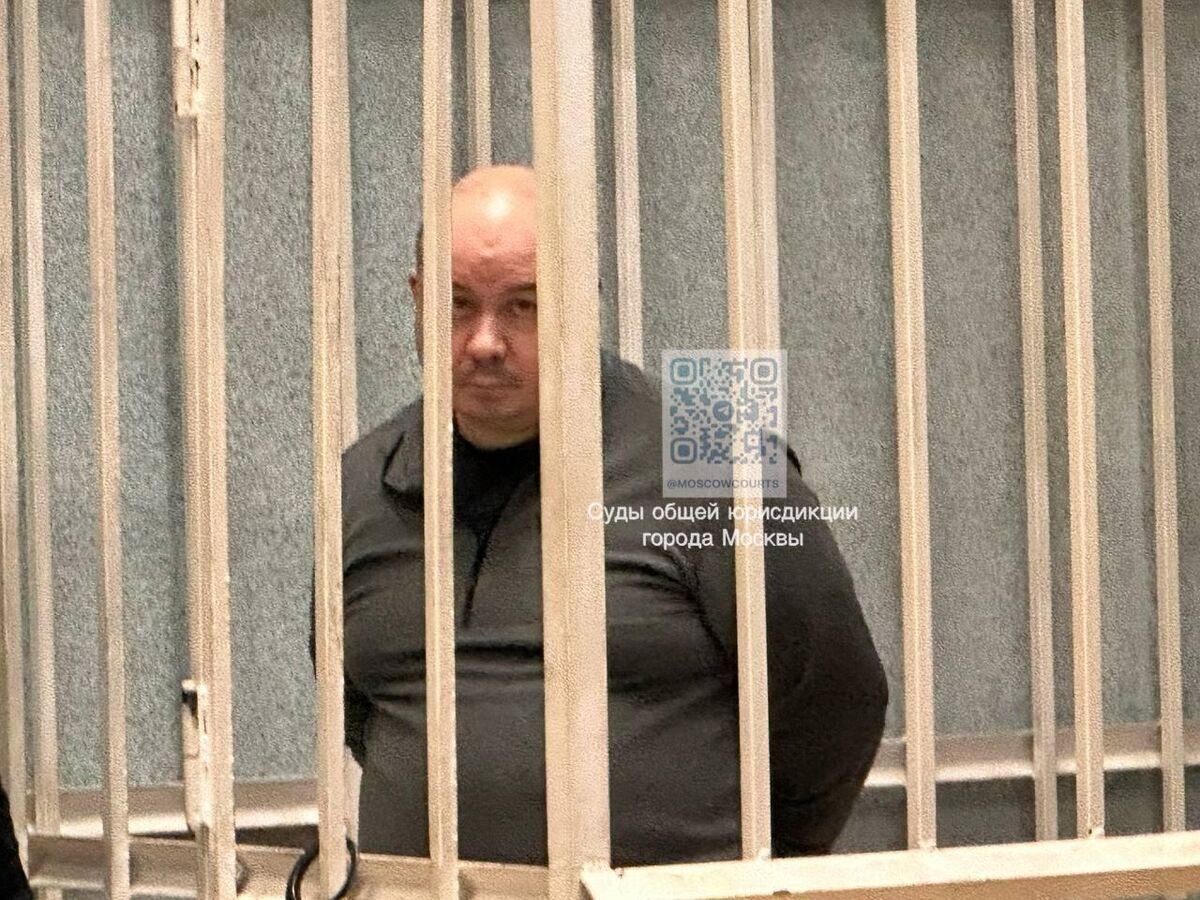 Бывший заместитель начальника Управления МЧС Дмитрий Даудашвили в зале суда. Фото: Суды общей юрисдикции города Москвы / Telegram