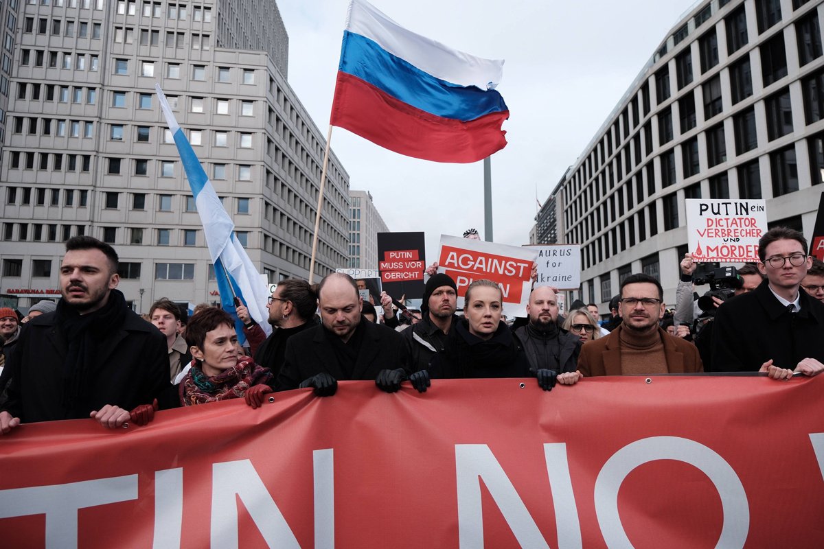 Владимир Кара-Мурза, Юлия Навальная и Илья Яшин на антивоенном митинге в Берлине, 17 ноября 2024 года. Фото: Anton Karliner / Sipa / Shutterstock / Rex Features / Vida Press