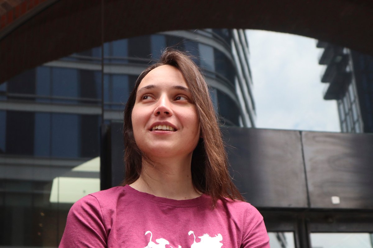 Исследовательница Гарвардского университета Ксения Петрова выходит из федерального суда после освобождения под залог, Бостон, США, 12 июня 2025 года. Фото: Leah Willingham / AP Photo / Scanpix / LETA